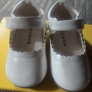Toddler size 8 white patent leather dress shoes